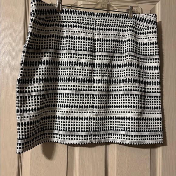 NWT Loft black and white skirt zip back size 16 - Picture 2 of 5
